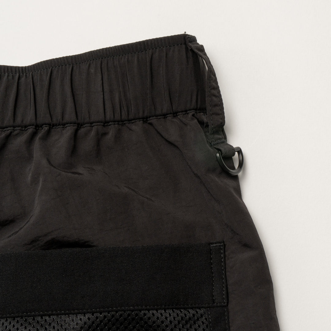 NYLON TROUSER SHORTS, BLACK