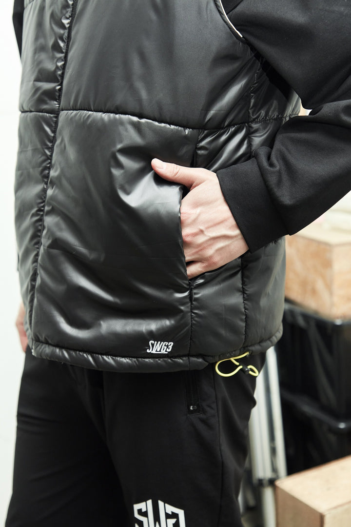 GEOMETRY REVERSIBLE VT, WHITE&BLACK