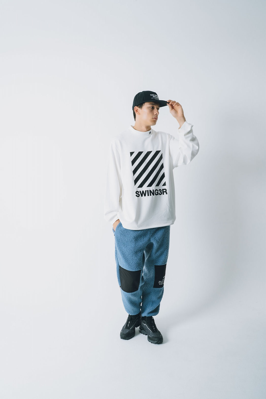 DIAGONAL LINE MOCK NECK L/TEE, WHITE