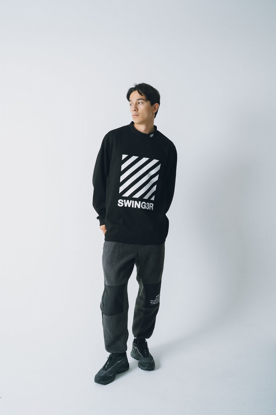DIAGONAL LINE MOCK NECK L/TEE, BLACK