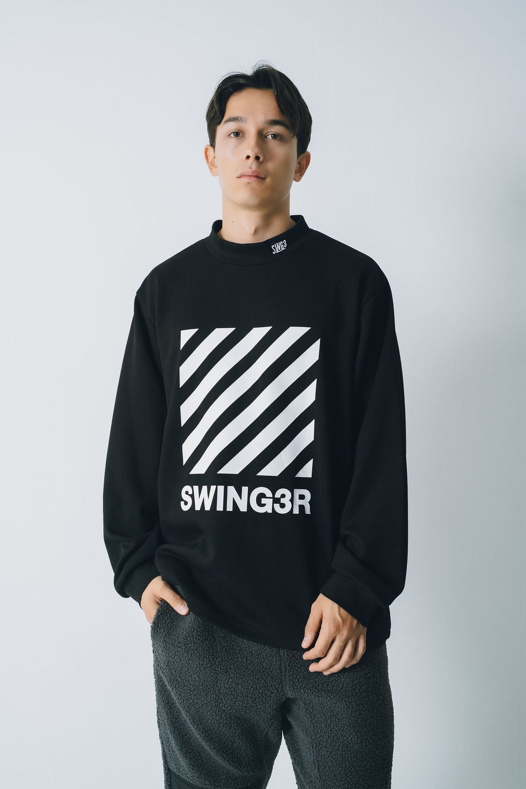 DIAGONAL LINE MOCK NECK L/TEE, BLACK