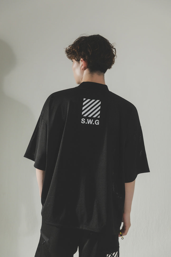 SQUAD MESH MOCK TEE, BLACK